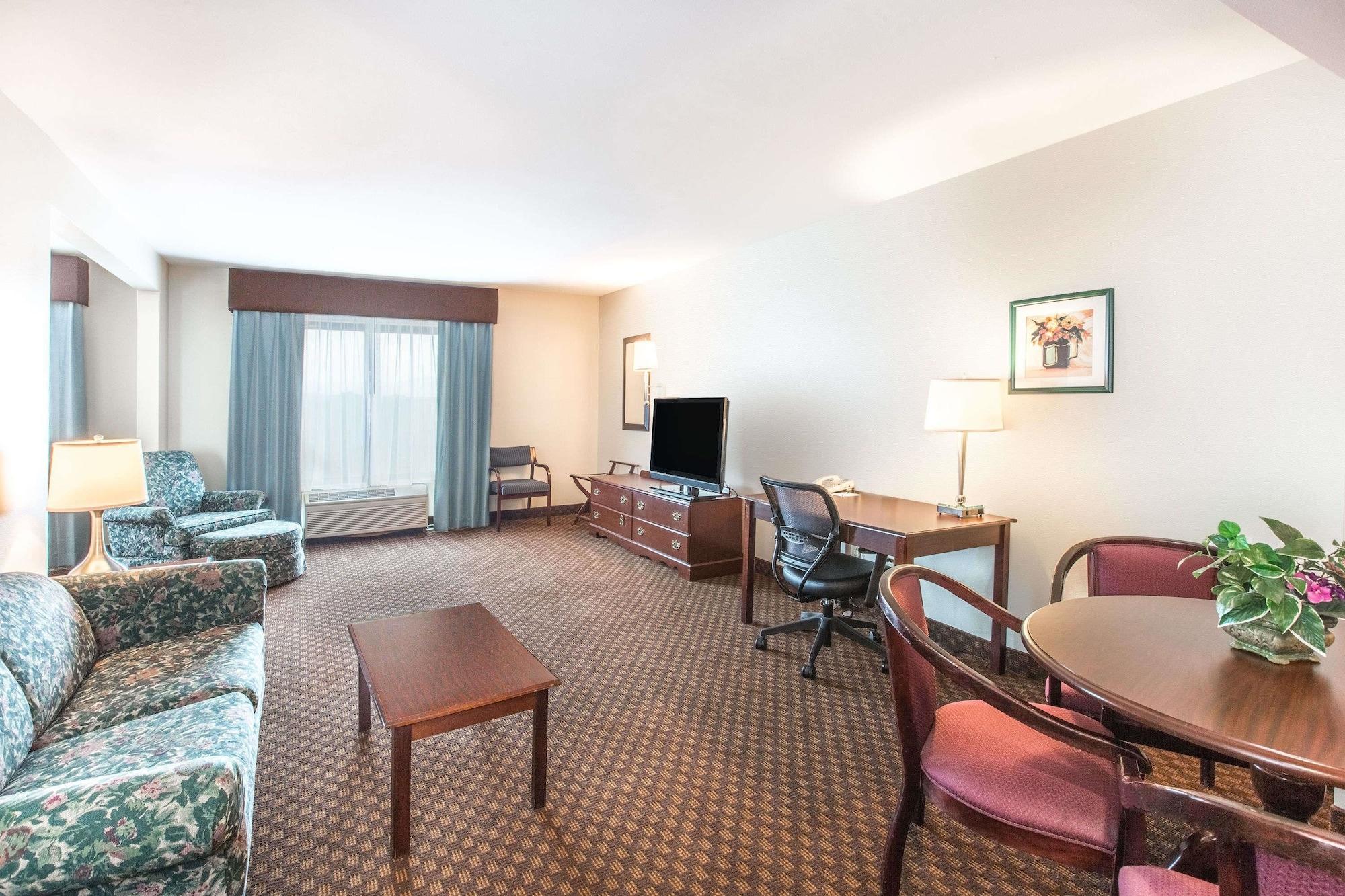 Hotel Wingate By Wyndham Lexington Esterno foto