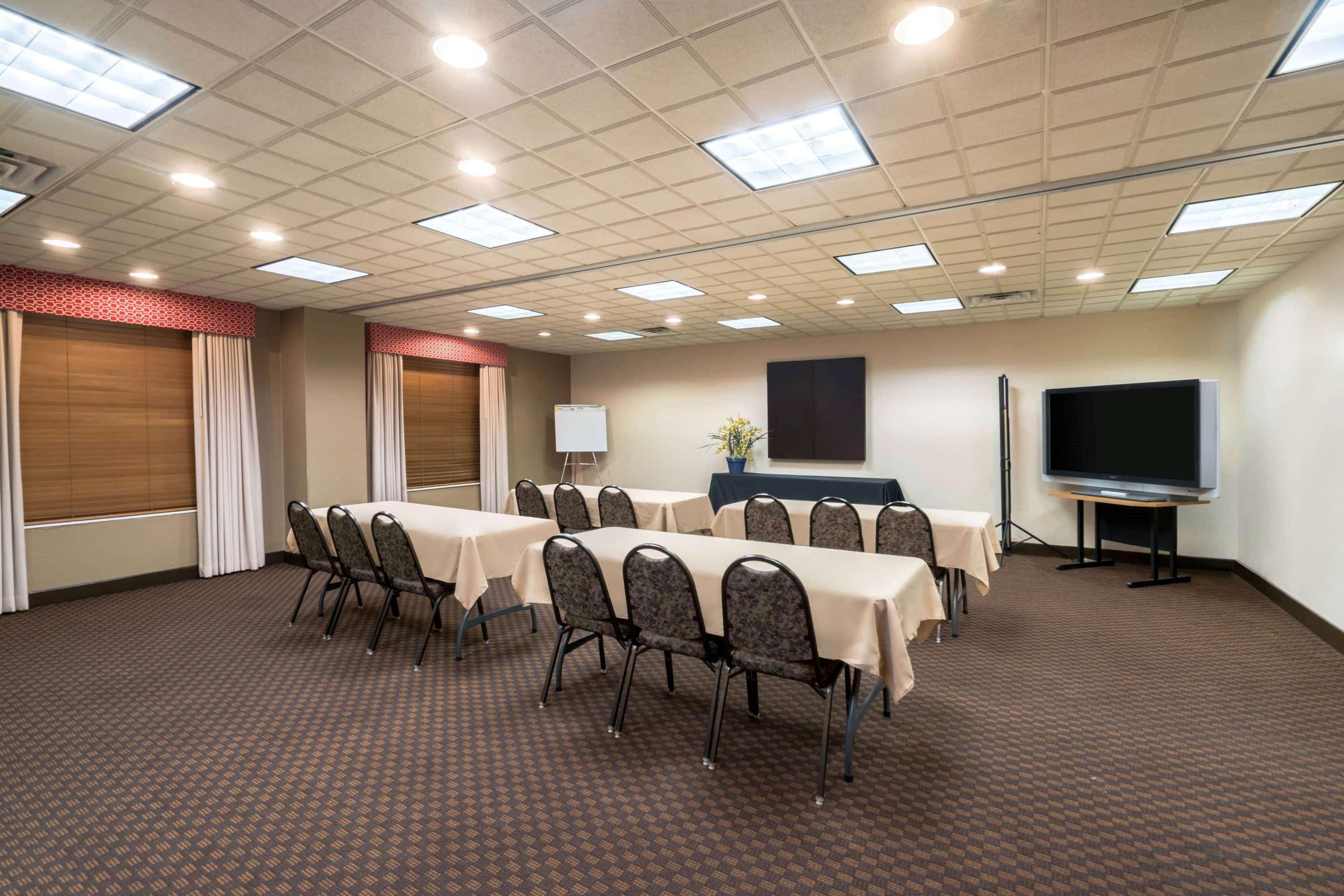 Hotel Wingate By Wyndham Lexington Esterno foto